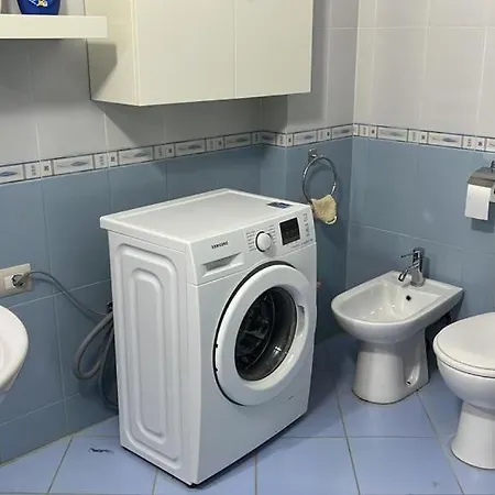 Sindi'S 3-Bedroom Condo Vlorë